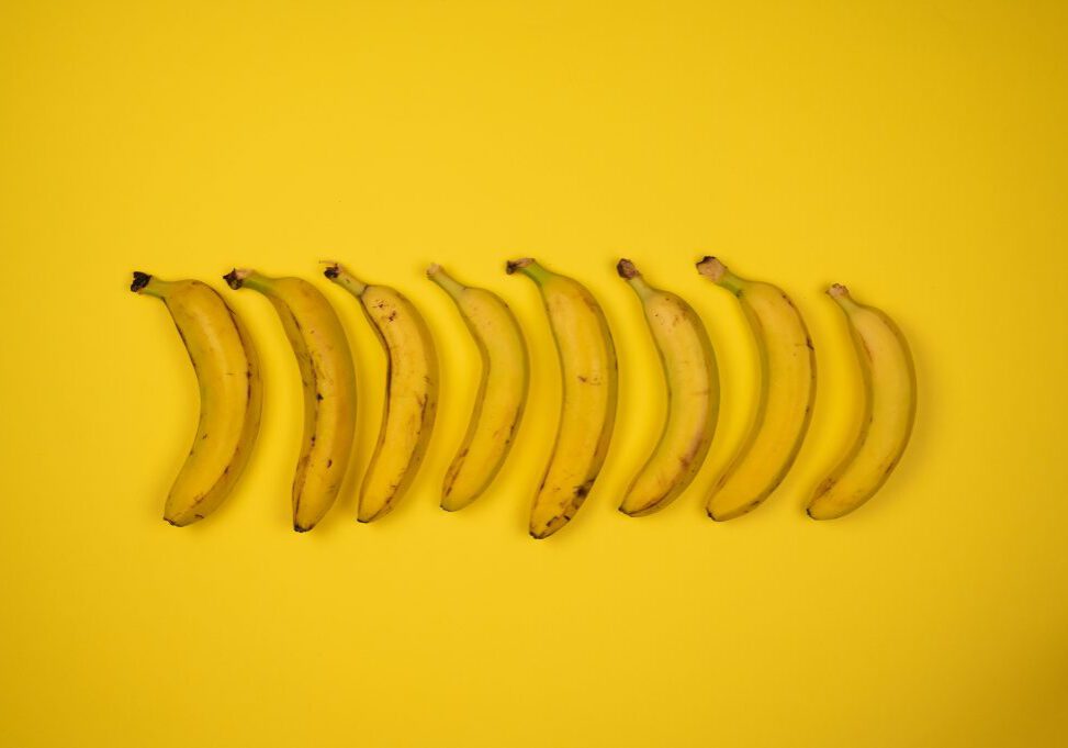 Bananen auf gelbem Hintergrund: Magnesium